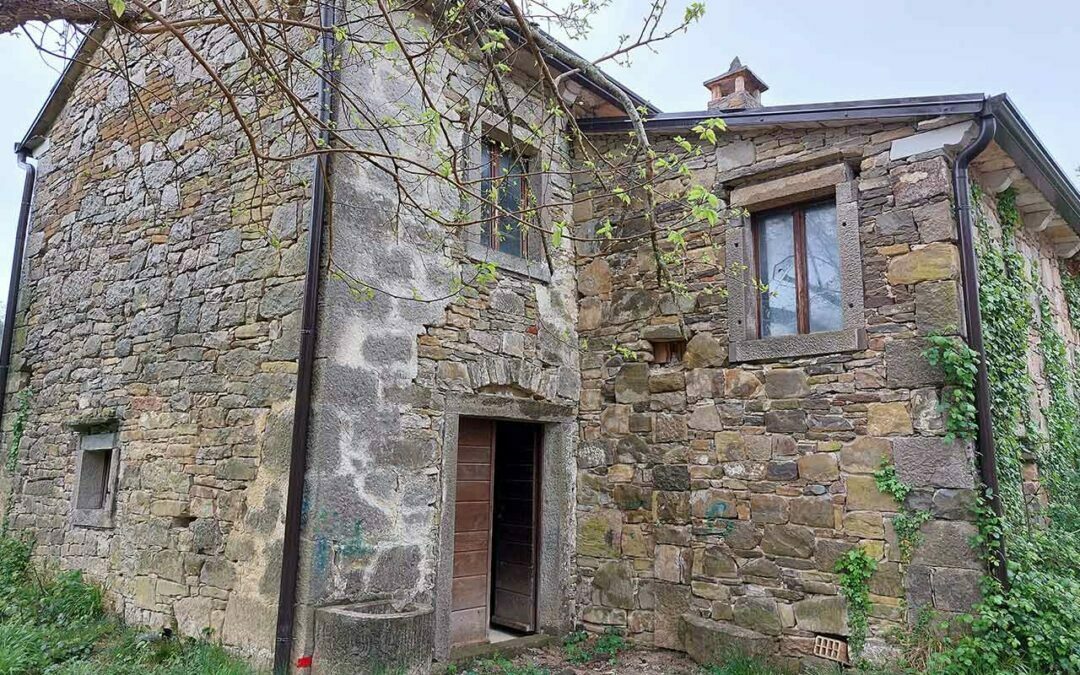 Okolica Buzeta – starina – samostojeća kuća