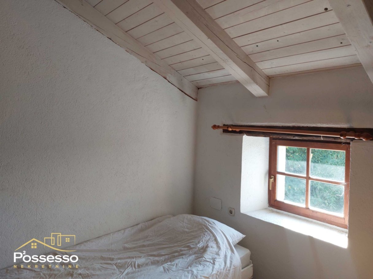 Umag starina s dvorištem Possesso nekretnine