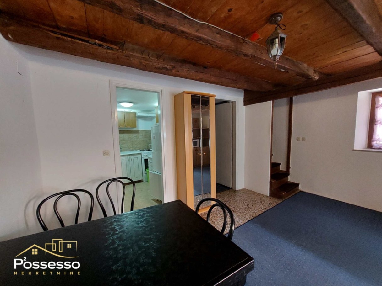 Umag starina s dvorištem Possesso nekretnine