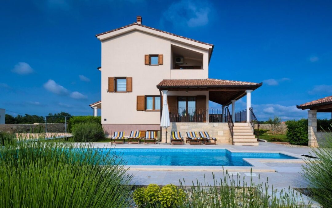 Svetvinčenat – vila s bazenom