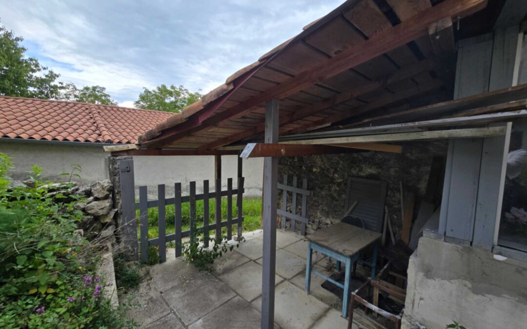 Lanišće – kamena kuća u nizu