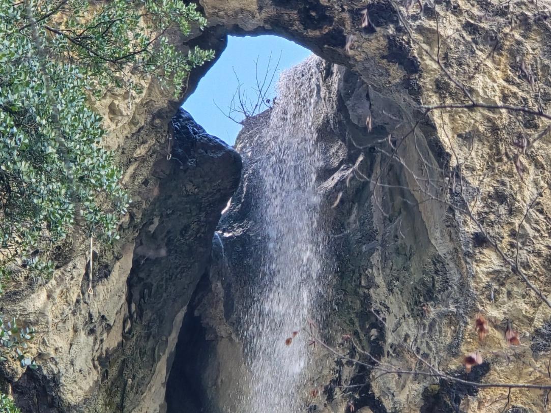 Buzet- poljoprivredno zemljište na slapu - Possesso nekretnine