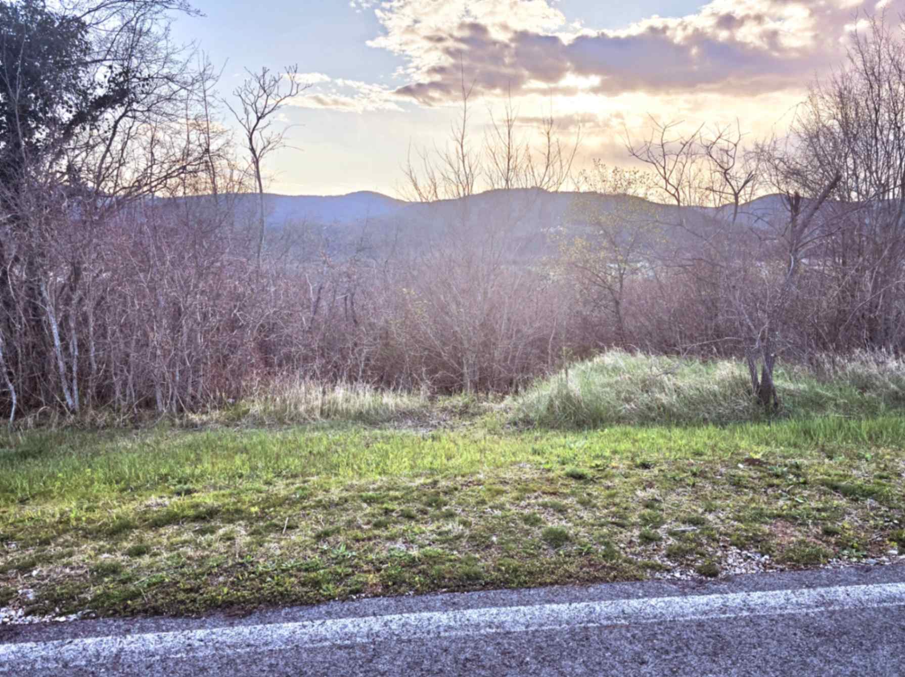 Buzet - poljoprivredno zemljište uz cestu - Possesso nekretnine Istra - Hrvatska