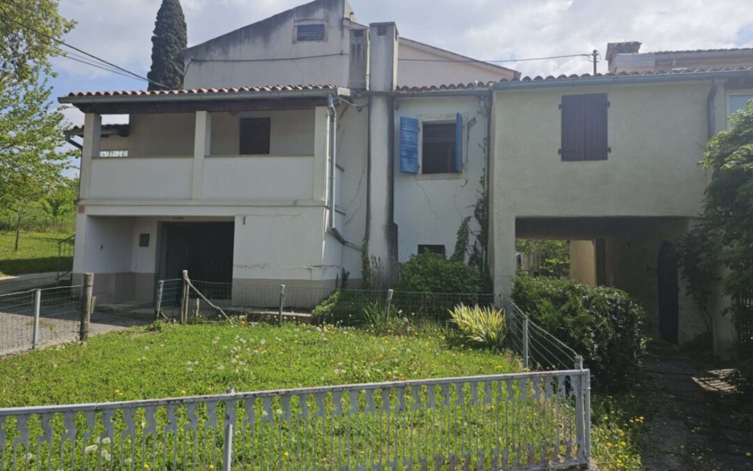 Motovun – kuća s okućnicom