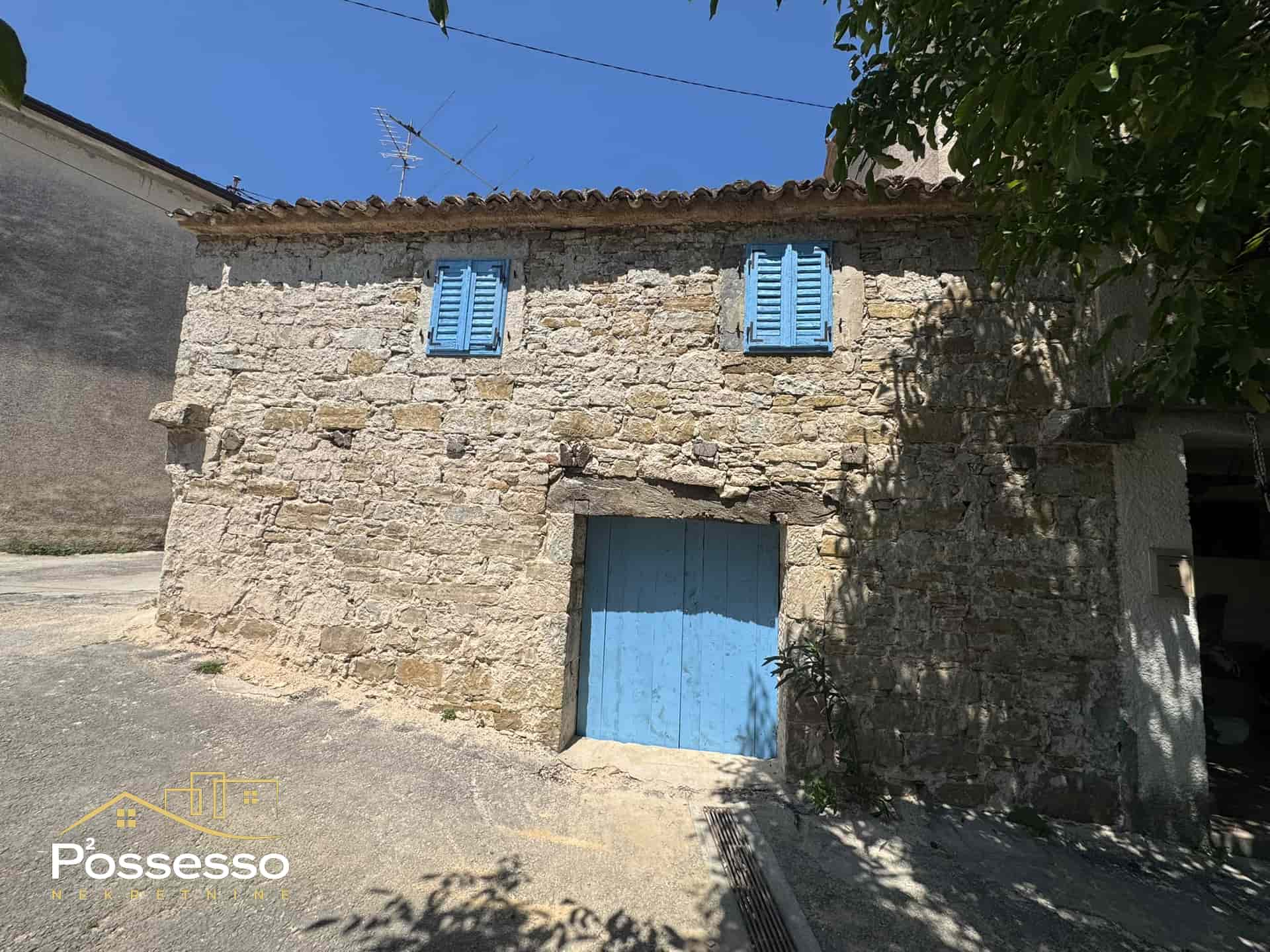 Buzet - kamena kuća - Possesso nekretnine