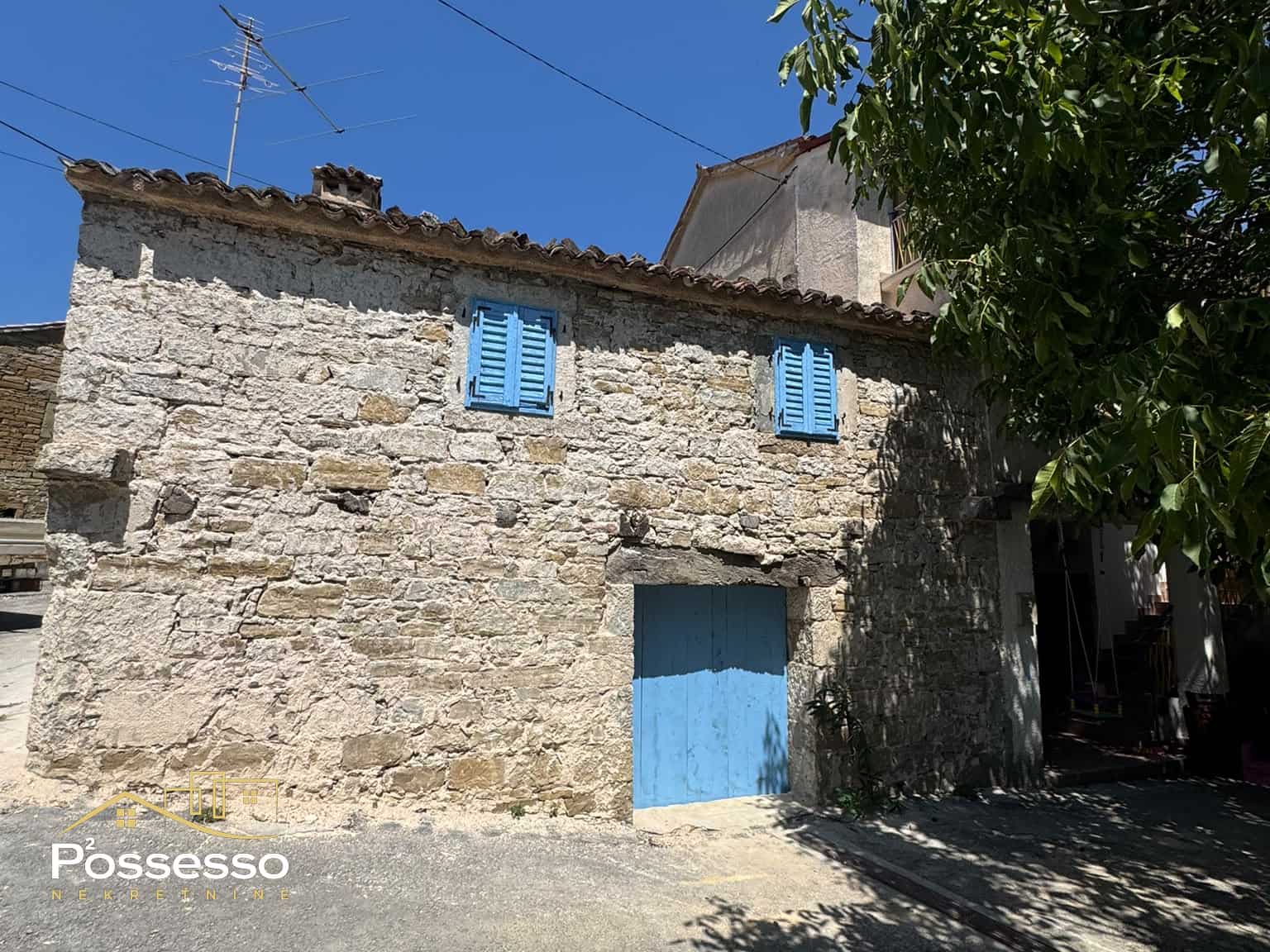 Buzet - kamena kuća - Possesso nekretnine
