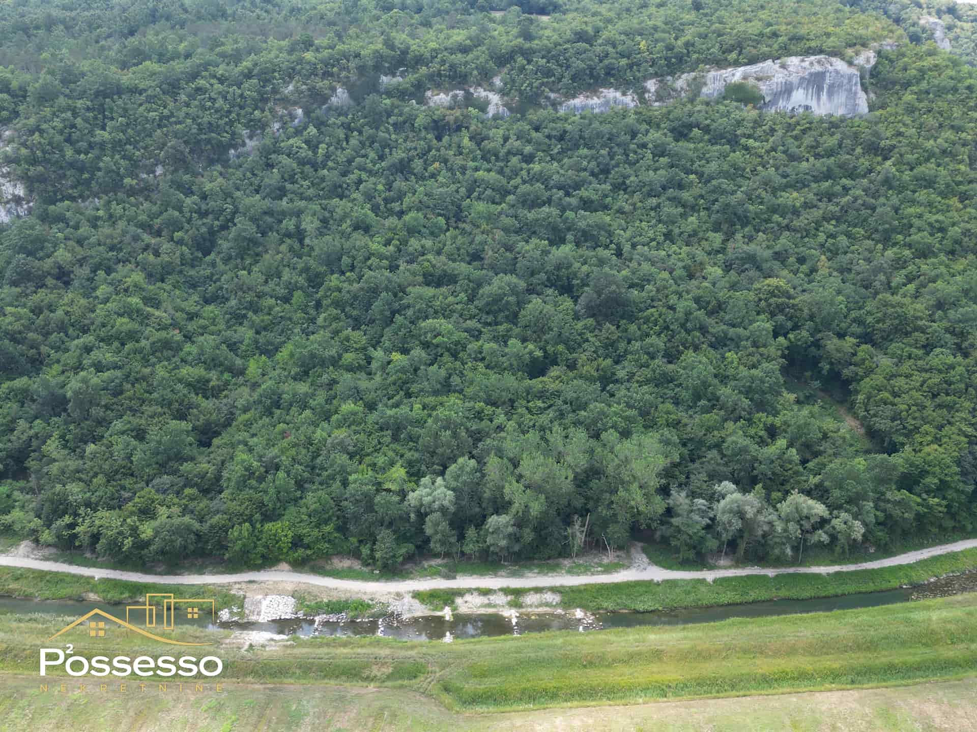 Buzet - poljoprivredno zemljište - Possesso nekretnine Hrvatska