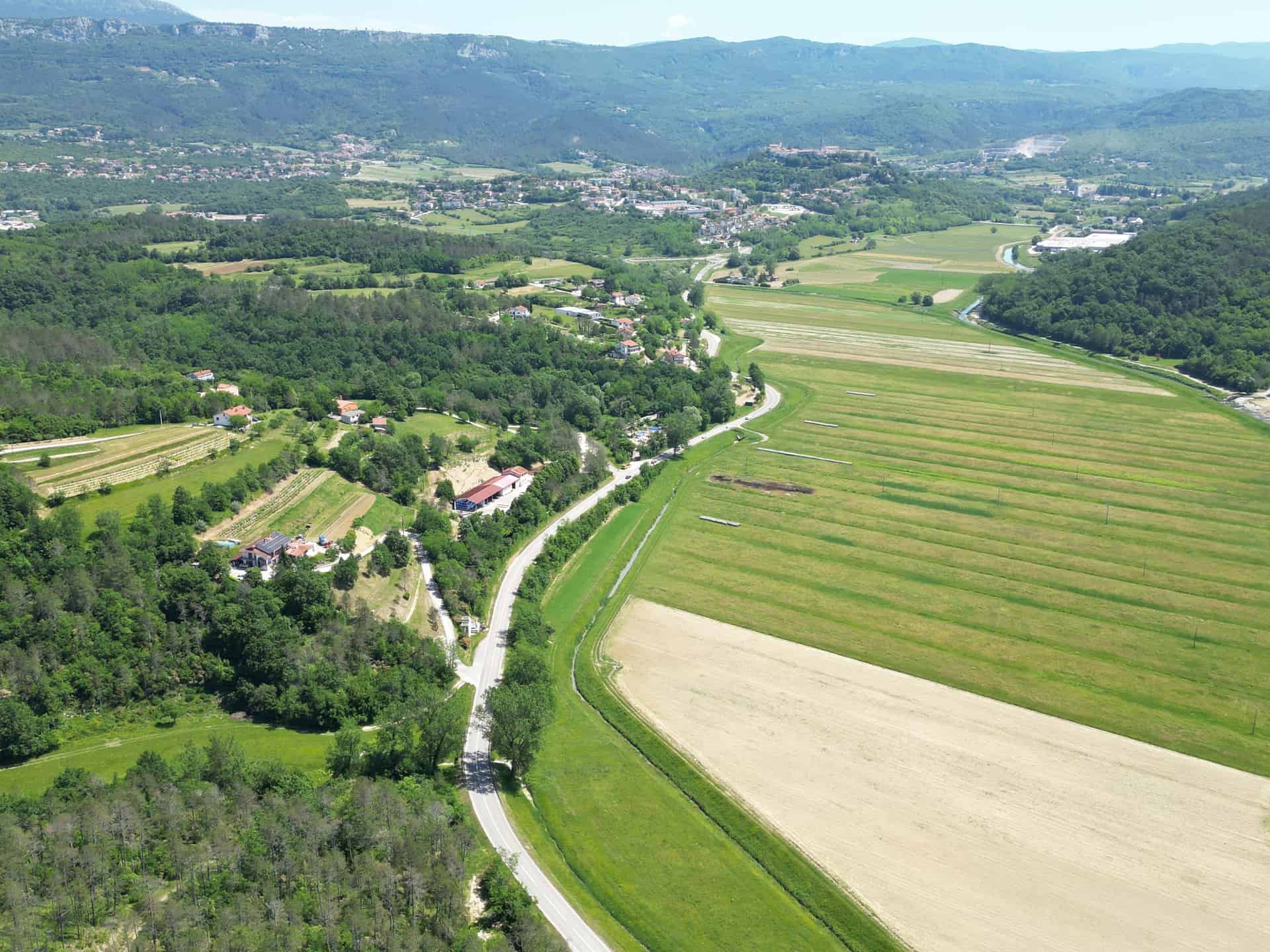 Buzet - poljoprivredno zemljište - Possesso nekretnine Hrvatska