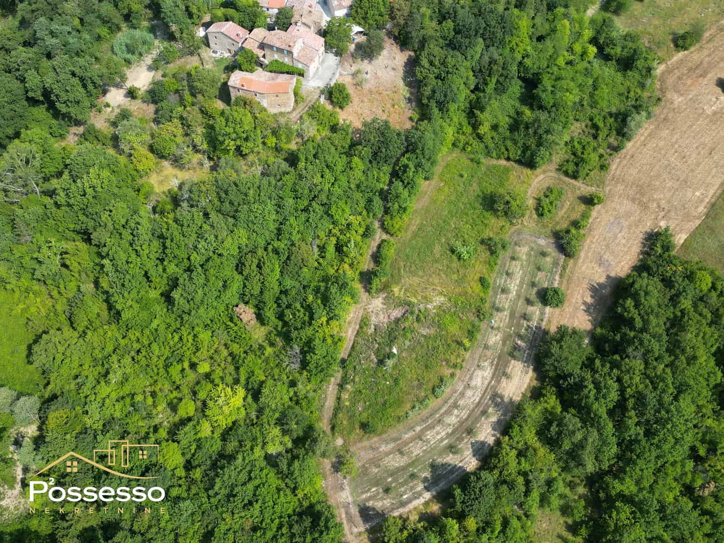 Buzet - poljoprivredno zemljište na rubu urbanizacije - Possesso nekretnine Hrvatska