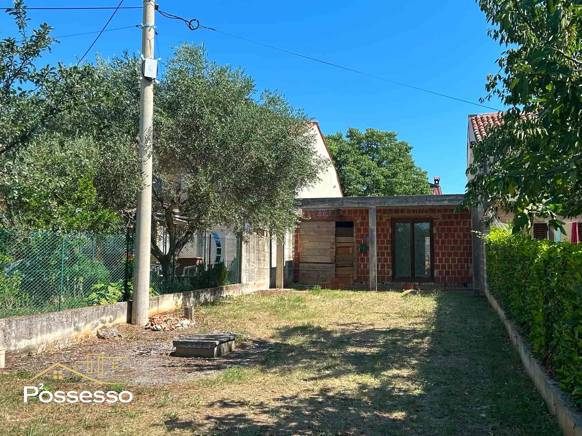 Kaštel - kuća u izgradnji - Possesso nekretnine