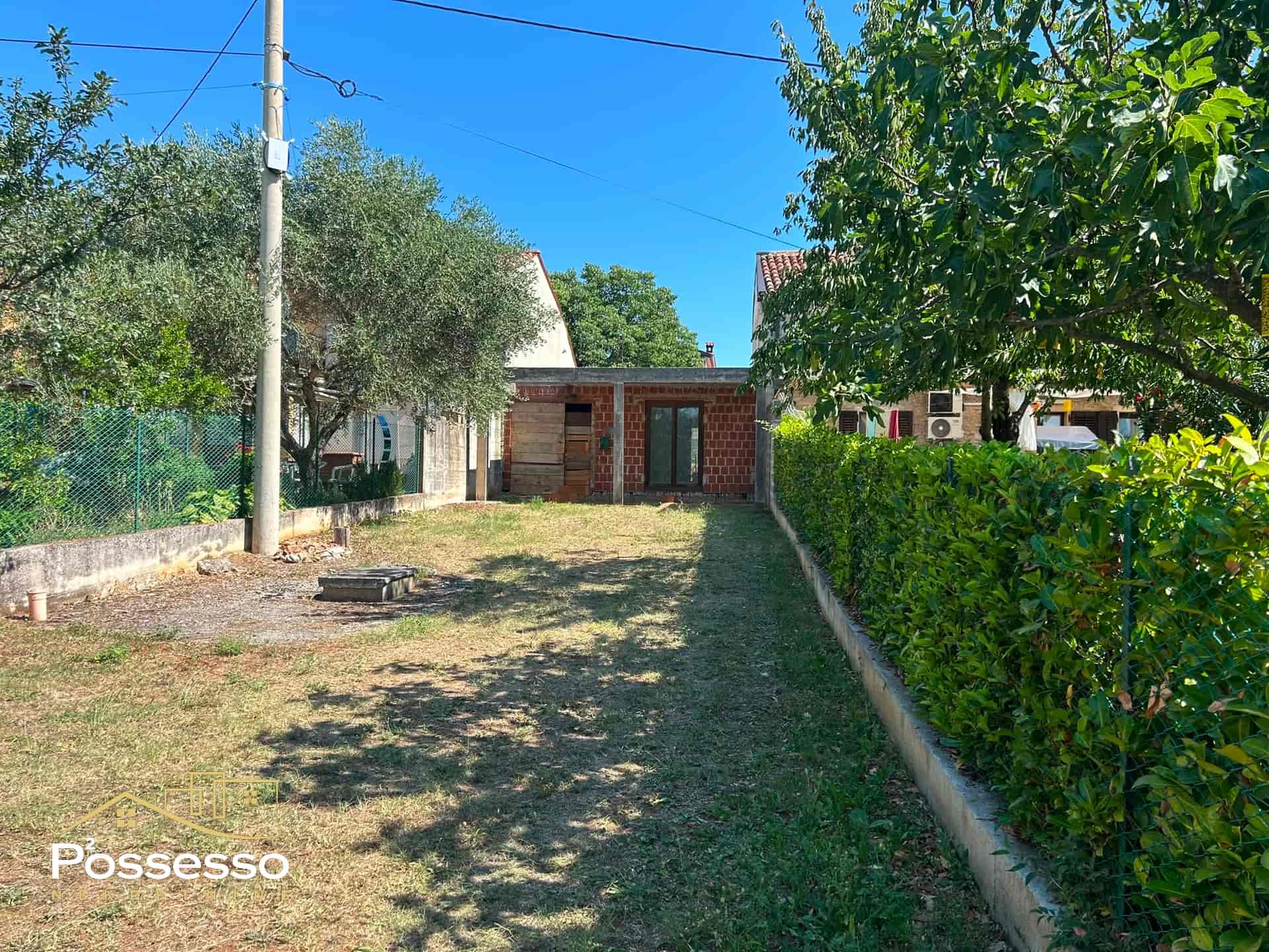 Kaštel - kuća u izgradnji - Possesso nekretnine