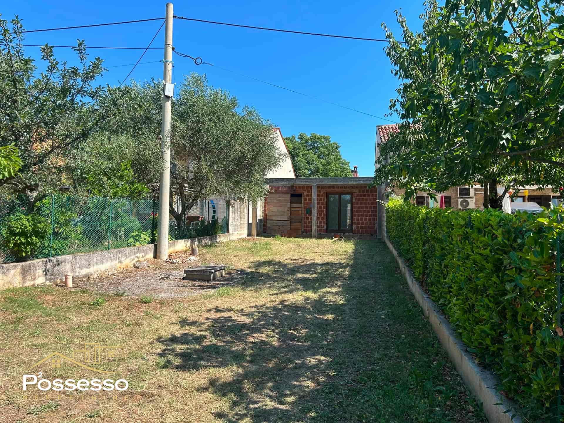 Kaštel - kuća u izgradnji - Possesso nekretnine