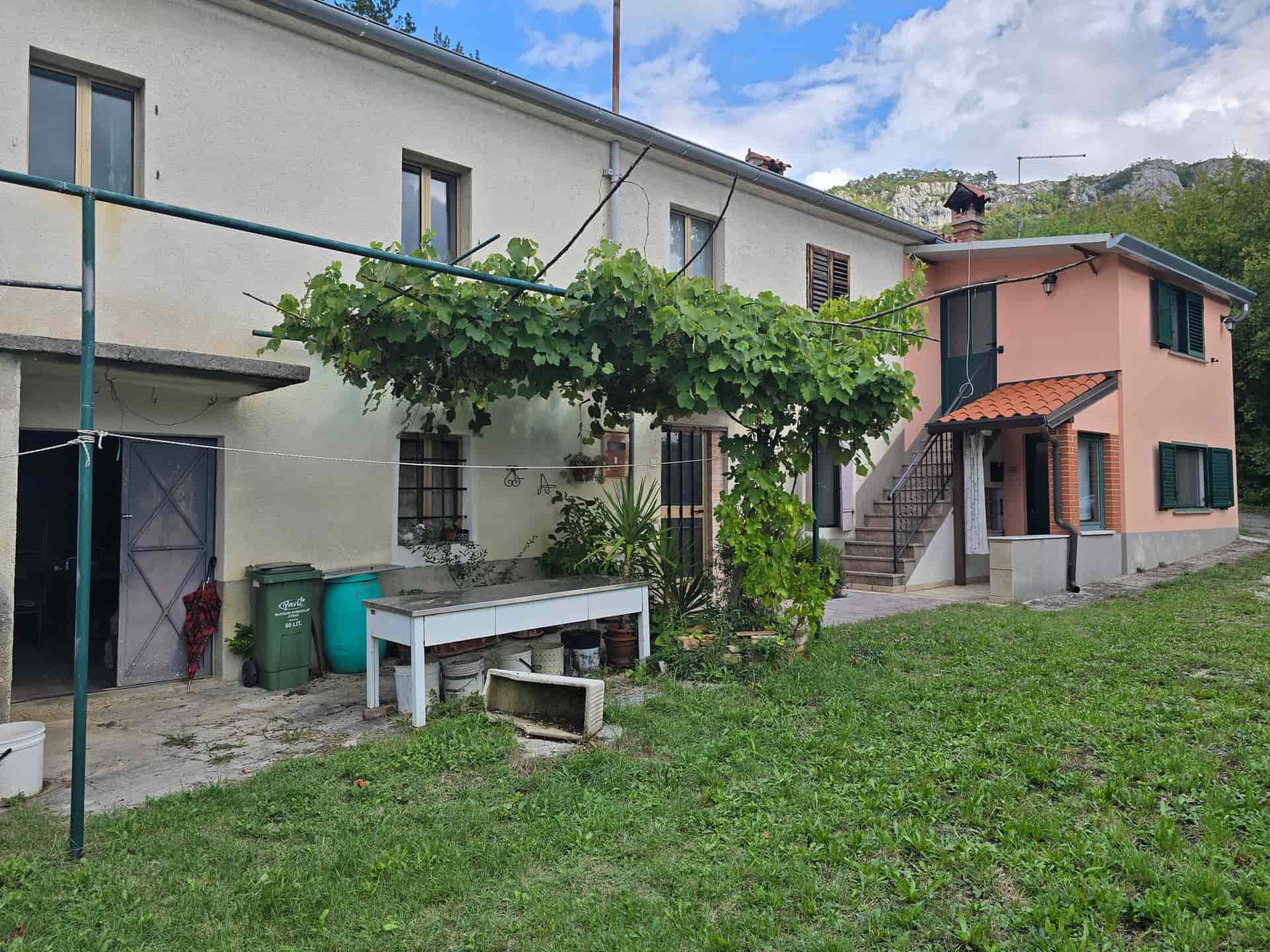 Buzet - imanje - Possesso nekretnine Istra