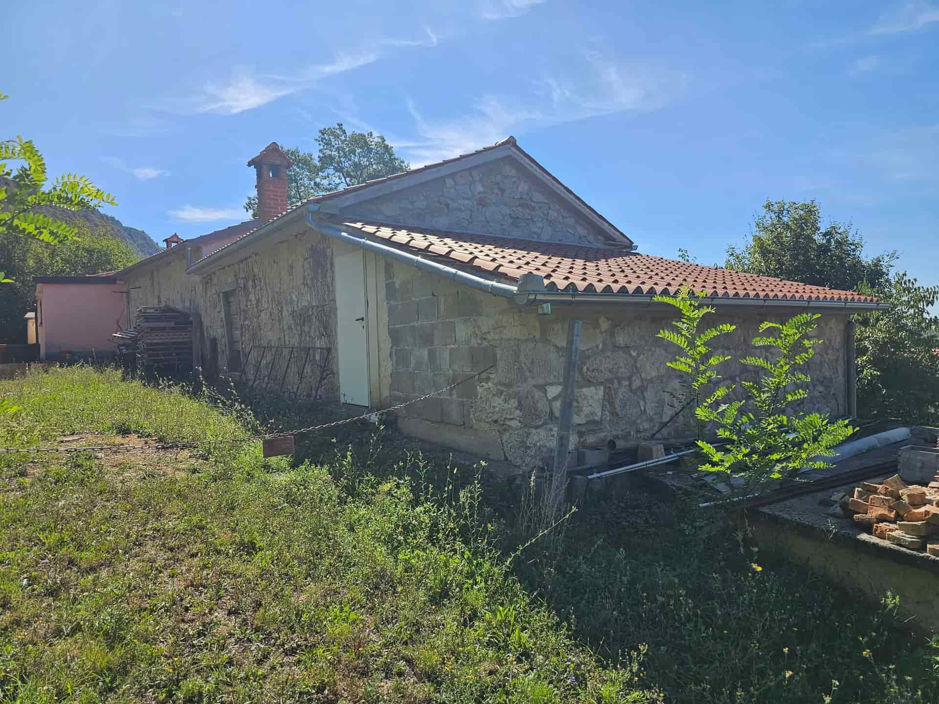Buzet - imanje - Possesso nekretnine Istra